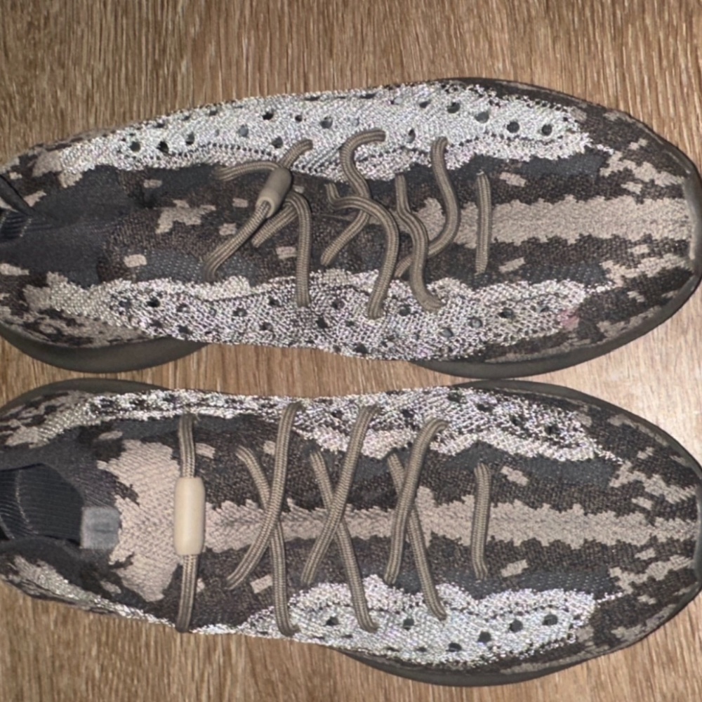 Men yeezy sneakers